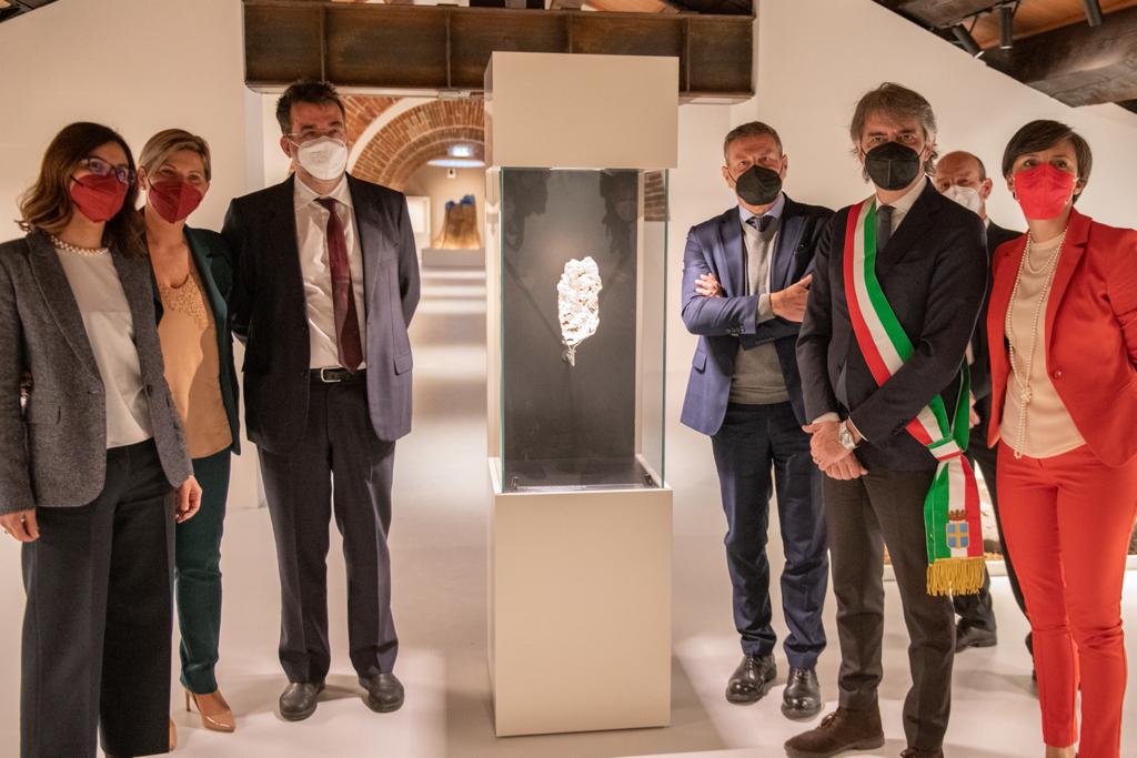 D76FEC35-BDA6-4588-BB49-03ED15CA914A