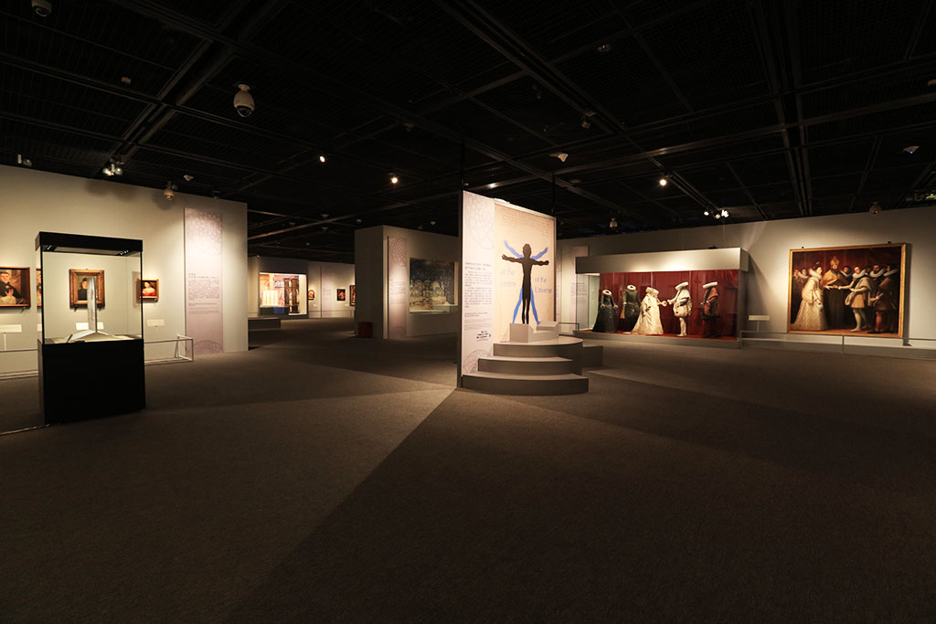 Allestimento mostra Arte, cultura e vita quotidiana nel Rinascimento italiano