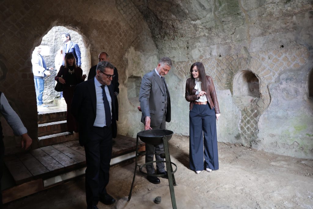 3081F59A-8B20-4713-BD76-B9733687F8C6